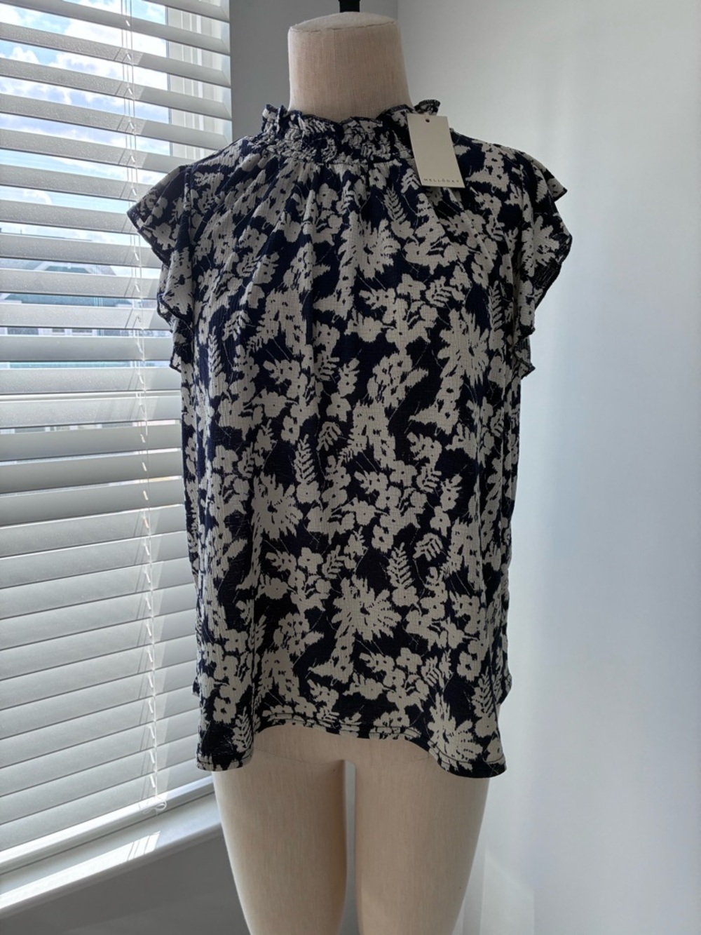 NWT Melloday Floral High Neck Sleeveless Blouse
